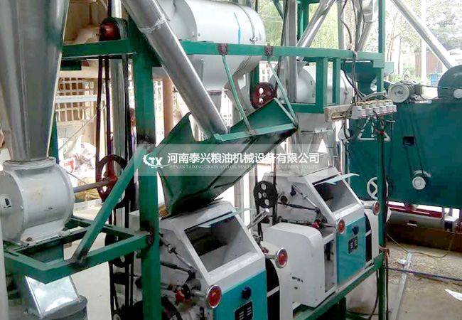 兩組面粉機設(shè)備